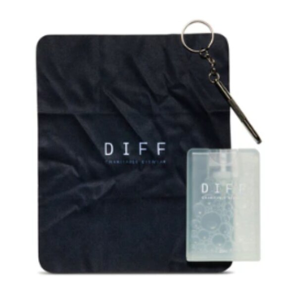 Diff Eyewear - Hailey Sunglass & Cleaning Kit Bundle - Pink Crystal + Rose Gradi - Picture 5 of 5